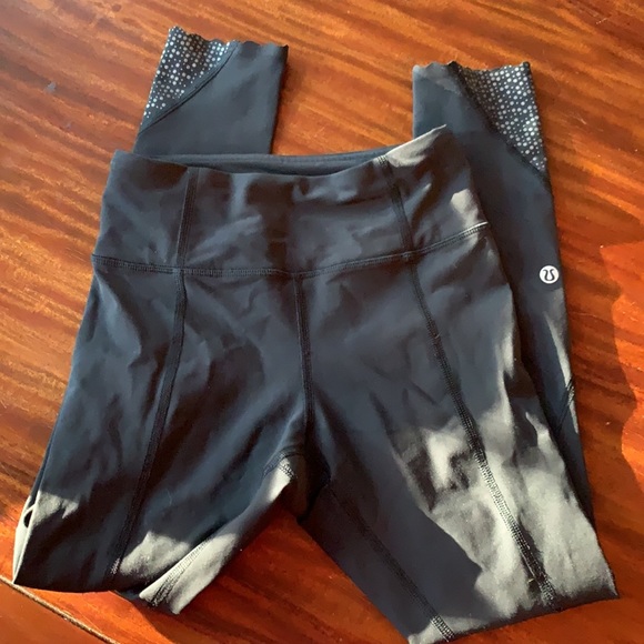 Lululemon - size 2 leggings - Picture 2 of 12
